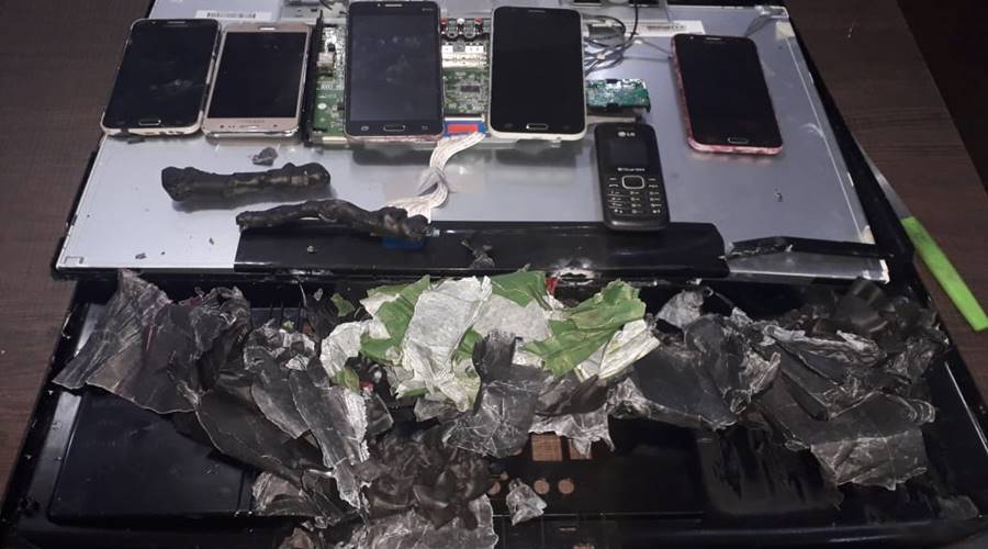 Imagem: Televisão com celulares tentando entrar na Penitenciaria da Mat Grande Scanner da Mata Grande detecta TV e sanduicheira com celulares escondidos para detentos Imagem: Televisão com celulares tentando entrar na Penitenciaria da Mat Grande