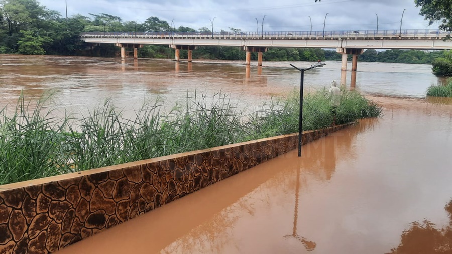 Imagem: rio vermelho terca Nível do Rio Vermelho sobe em Rondonópolis e região do Miau fica alagada Imagem: rio vermelho terca Nível do Rio Vermelho sobe em Rondonópolis e região do Miau fica alagada