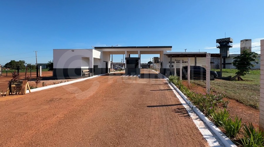 Imagem: mata grande 2 Duas mulheres são presas ao tentar entrar com drogas na Penitenciária Mata Grande em Rondonópolis Imagem: mata grande 2 Duas mulheres são presas ao tentar entrar com drogas na Penitenciária Mata Grande em Rondonópolis