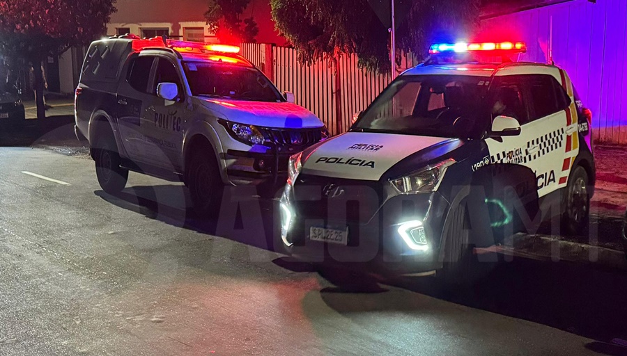 Imagem: Politec e PM noite Dupla em moto dispara vários tiros e deixa um homem morto e outro gravemente ferido