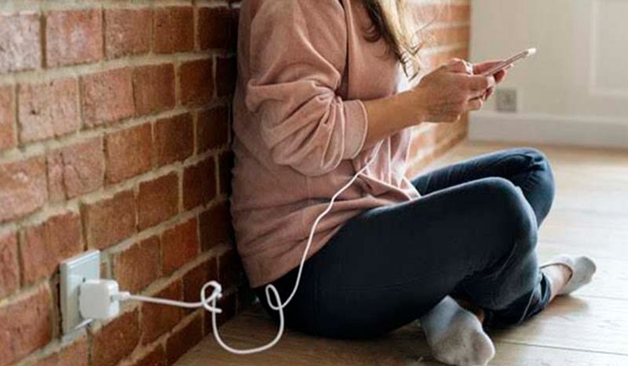 Imagem: MEXENDO MO CELULAR França avança na proibição de redes sociais para menores de 15 anos