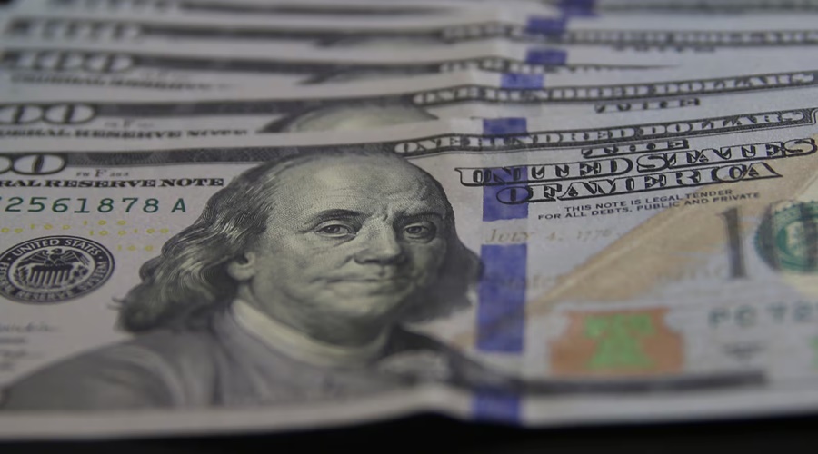 Imagem: DOLAR Dólar cai para o menor nível em 21 meses e bolsa de valores bate recorde de pontos