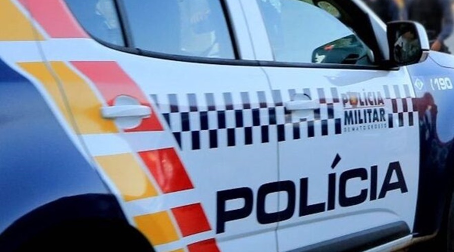Imagem: policia militar e1730418215732 Casal homoafetivo é detido após ter relações íntimas dentro de carro com vidro aberto no interior de MT