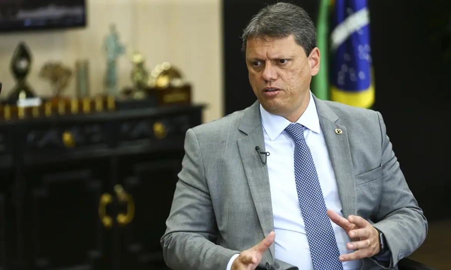 Imagem: Governador Tarcisio de Freitas Justiça Eleitoral manda apagar 21 posts contra Tarcísio de Freitas