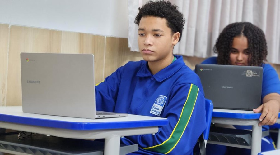 Imagem: ALUNO Estudantes da Rede Estadual têm até hoje para se inscrever no curso gratuito de pilotos civis alunos - estudante - rede pública - escola pública