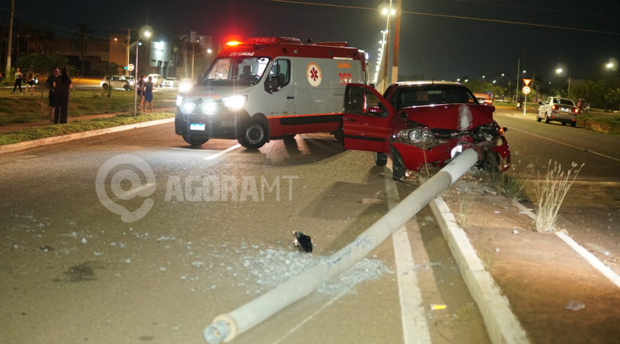 Imagem: Design sem nome 52 1 Em 2025 mais de 57 mil consumidores ficaram sem energia devido acidentes de trânsito com batida em postes