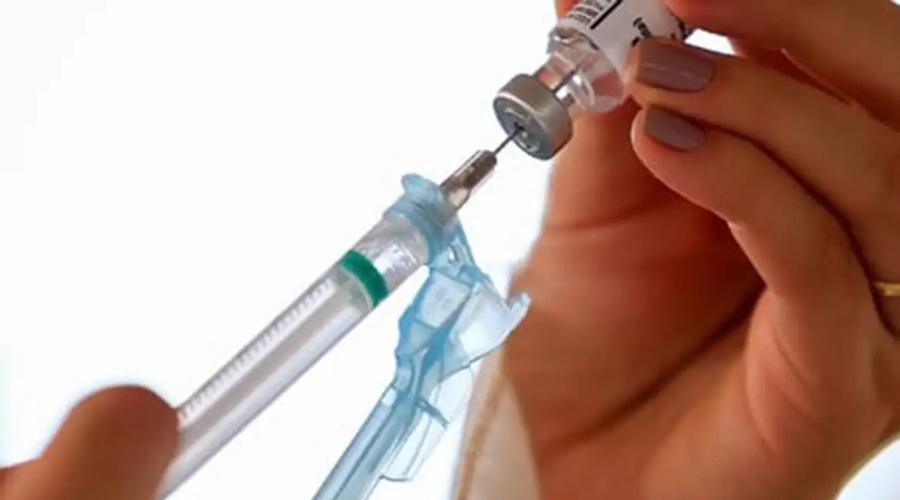 Imagem: vacina Surto de meningite que deixou dois mortos em universidade britânica gera alerta para vacinação Imagem: vacina Surto de meningite que deixou dois mortos em universidade britânica gera alerta para vacinação