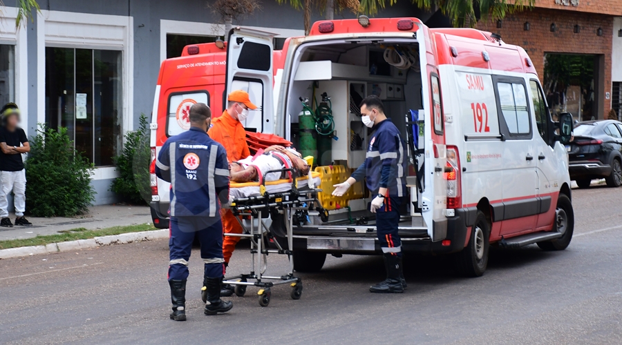 Motociclista fica gravemente ferido e é intubado no local após acidente ...