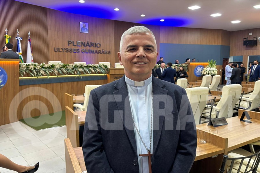 Imagem: Bispo Dom Mauricio Feriado de Padroeiro divide opiniões em Rondonópolis; ACIR e CDL apontam impactos e igreja defende potencial turístico Imagem: Bispo Dom Mauricio Feriado de Padroeiro divide opiniões em Rondonópolis; ACIR e CDL apontam impactos e igreja defende potencial turístico
