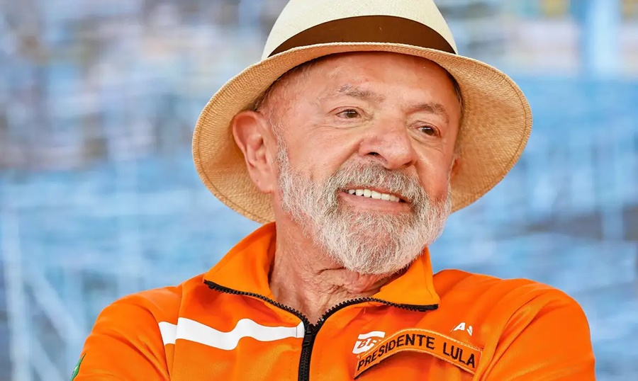 Imagem: LULA Lula admite que salário mínimo é pouco e convoca sociedade a "brigar" por melhorias