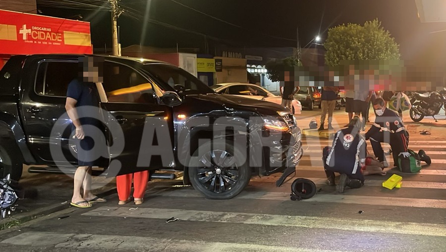 Imagem: Acidente no Centro de Rondonopolis 2 Colisão entre caminhonete e moto deixa dois feridos no Centro de Rondonópolis