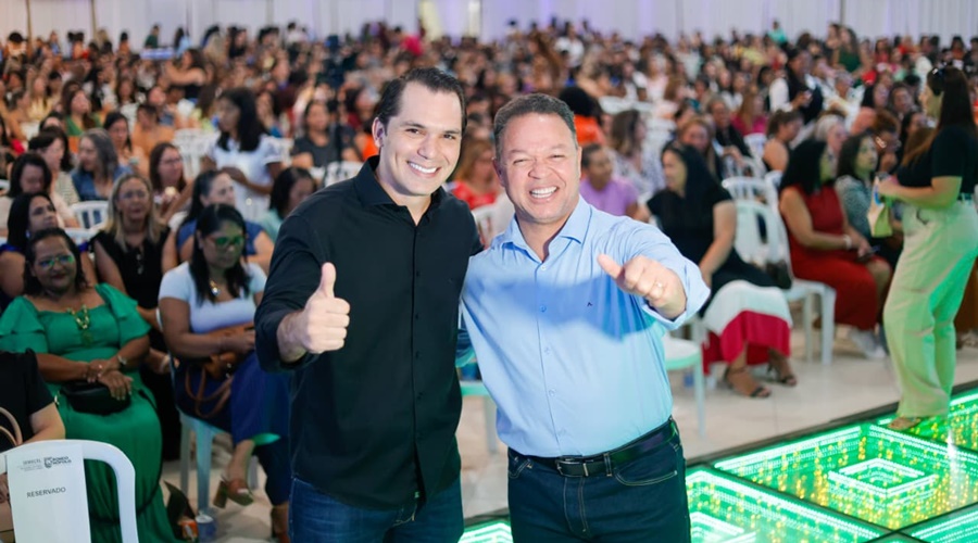 Imagem: CLAUDIO Durante aula inaugural prefeito anuncia reajuste salarial extra e também 14º salário a professores