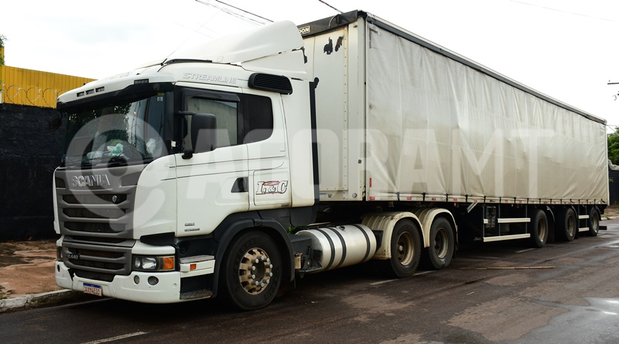 Imagem: DSC 4768 PRF apreende quase 300 kg de skunk escondidos em carga de caminhão em Rondonópolis