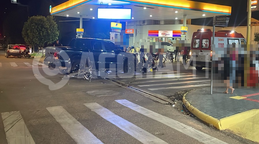 Imagem: Duas pessoas ficaram feridas Colisão entre caminhonete e moto deixa dois feridos no Centro de Rondonópolis