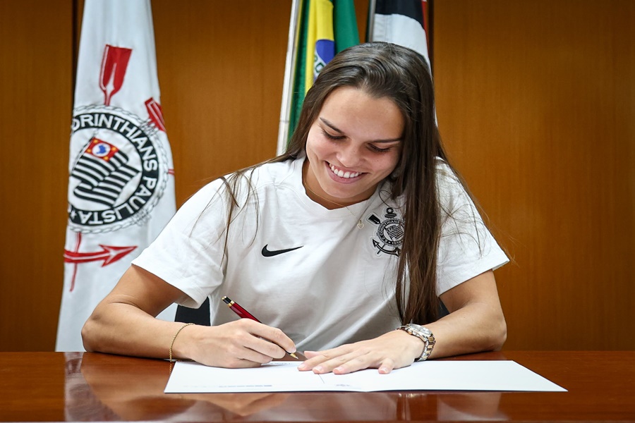 Imagem: Jogadora Ana Vitoria 1 Futebol feminino: Ana Vitória é do Corinthians