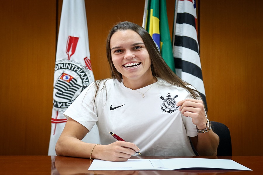 Imagem: Jogadora Ana Vitoria Futebol feminino: Ana Vitória é do Corinthians