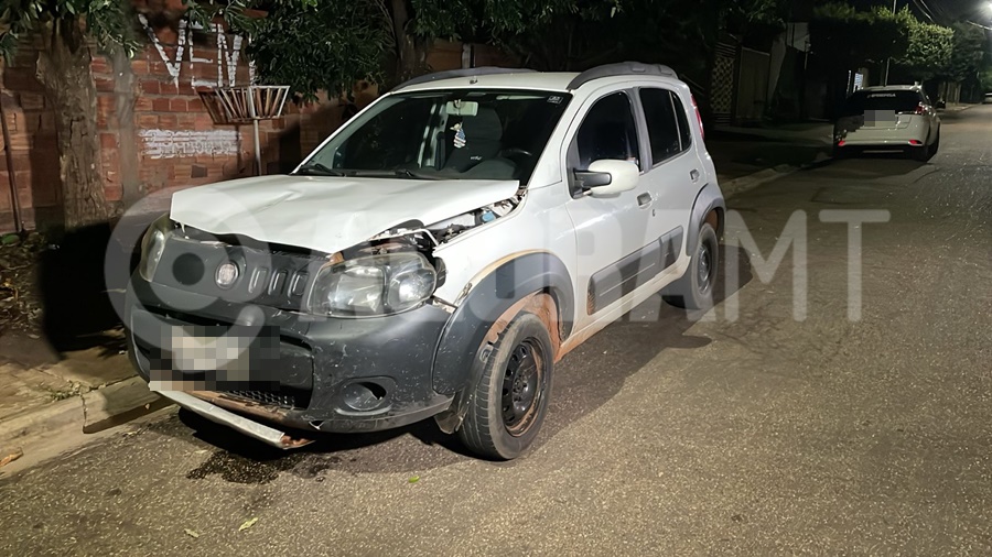 Imagem: O carro foi encontrado em um bairro Motorista com sinais de embriaguez invade via, fere motociclista e é detido na fuga