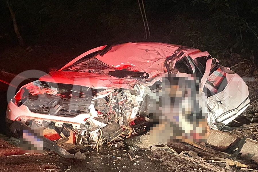 Imagem: Veiculo Renaut Daster envolvido no acidente Motorista morre preso às ferragens em grave acidente na Serra da Petrovina na BR-364