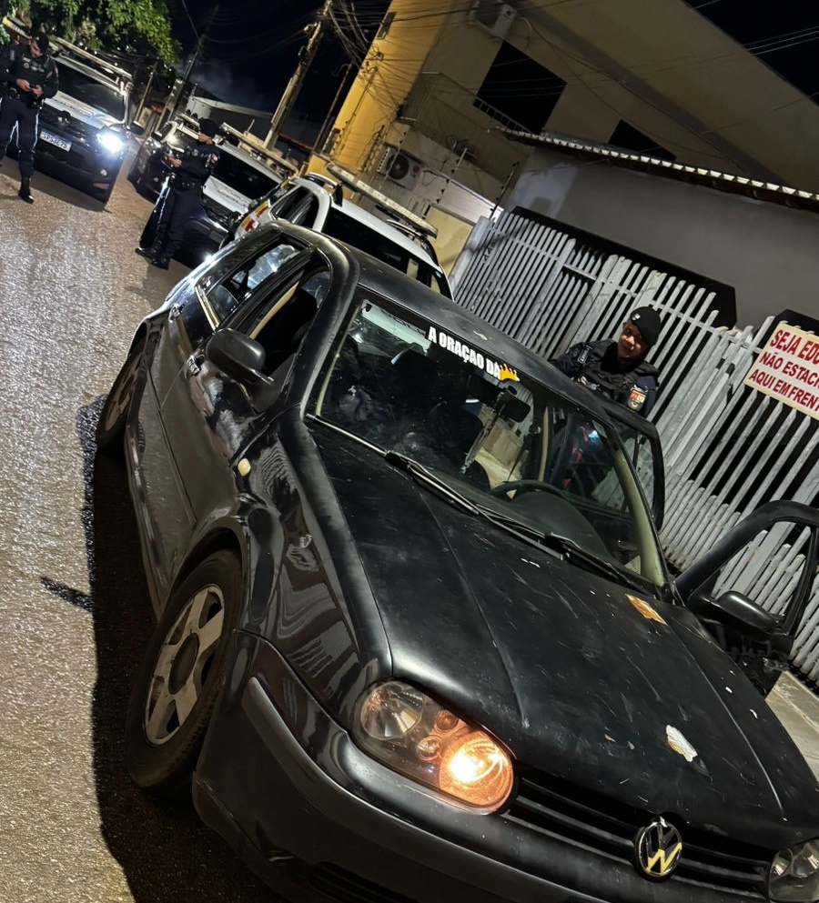 Imagem: Veiculo foi apreendido Estratégia da PM impede fuga na contramão e resulta na prisão de dupla por suspeita de tráfico de droga