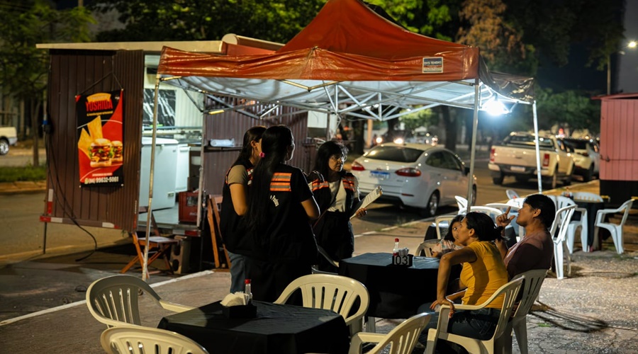 Imagem: ambulantes Ambulantes da Avenida Lions são orientados sobre regras do comércio informal