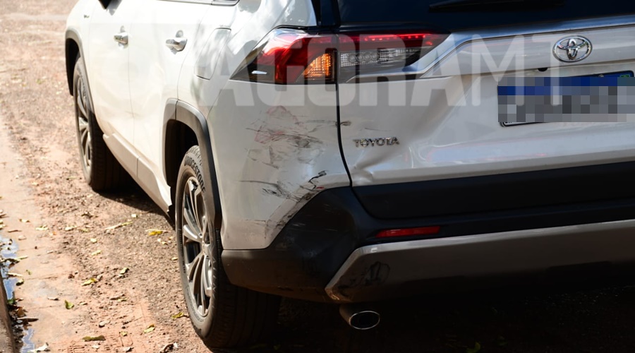 Imagem: vsdlj Motociclista fica ferido após colisão traseira com carro no bairro Monte Líbano em Rondonópolis Imagem: vsdlj Motociclista fica ferido após colisão traseira com carro no bairro Monte Líbano em Rondonópolis