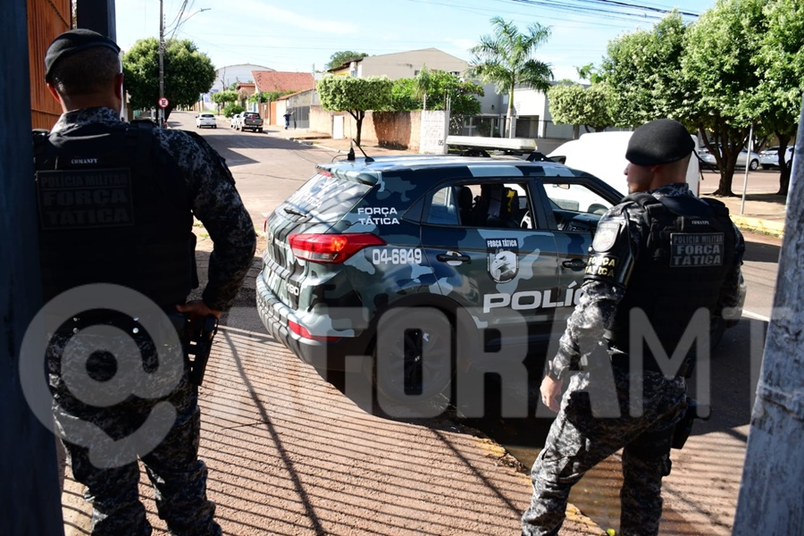 Imagem: Acao realizada pela Forca Tatica Força Tática rompe ação do tráfico de drogas de prende em flagrante indivíduo com extenso histórico criminal