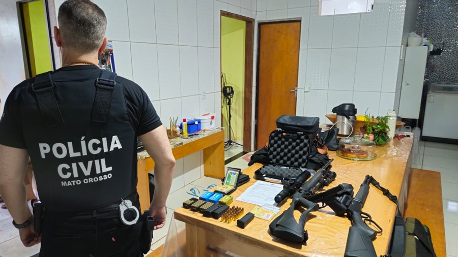 Imagem: Grande apreensao feita pela Policia Civil Polícia Civil desmonta arsenal ilegal e apreende 20 armas durante Operação Telum em Rondonópolis