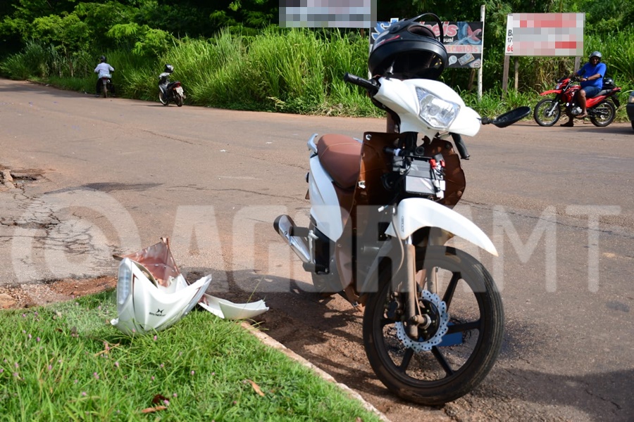 Imagem: Motocicleta Shineray envolvida no acidente Colisão de alto impacto entre duas motos acontece no bairro Dom Ósorio e uma pessoa é encaminhada para o HR