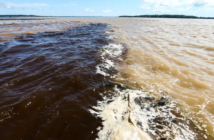 Imagem: NAUFRAGIO AMAZONAS Naufrágio no Amazonas deixa dois mortos e sete pessoas desaparecidas