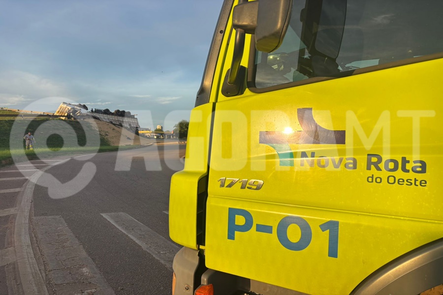 Imagem: Ninguem se feriu Carreta tomba em viaduto e motorista é detido por suspeita de embriaguez em Rondonópolis Imagem: Ninguem se feriu Carreta tomba em viaduto e motorista é detido por suspeita de embriaguez em Rondonópolis