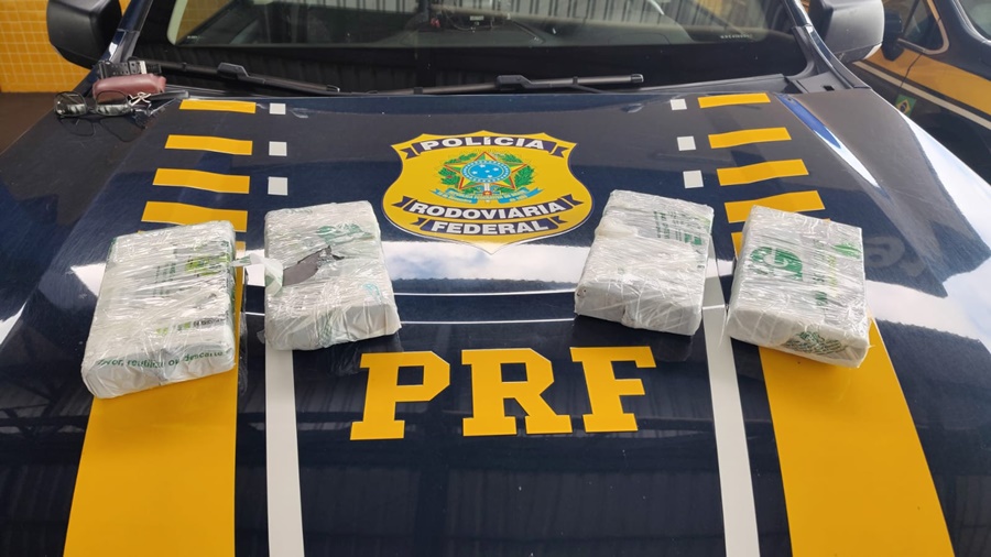 Imagem: PRF apreende droga em Barra do Garcas Polícia Rodoviária Federal apreende cocaína e prende três suspeitos em Barra do Garças