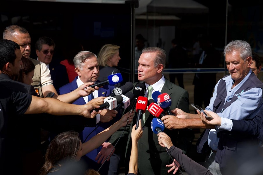Imagem: Senador Wellington Fagundes 1 Wellington Fagundes participa de reunião no STF e cobra investigação ampla sobre riscos às previdências estaduais e municipais Imagem: Senador Wellington Fagundes 1 Wellington Fagundes participa de reunião no STF e cobra investigação ampla sobre riscos às previdências estaduais e municipais
