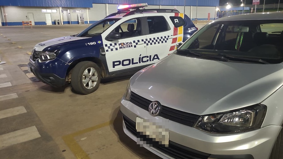 Imagem: Veiculo localizado em Rondonopolis Veículo furtado é localizado pela equipe da 17ª Companhia Independente de Polícia Militar no bairro Jardim Bela Vista