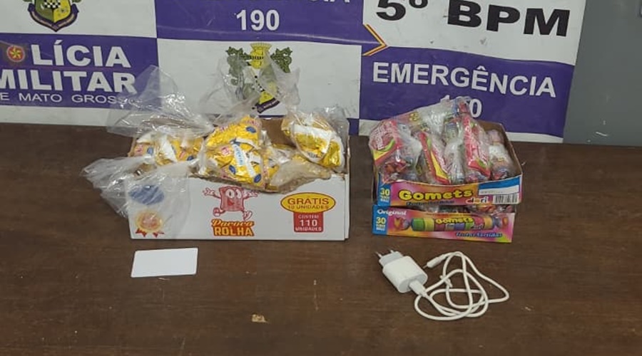 Imagem: cksdf Menores vendendo doces ameaçam clientes no shopping de Rondonópolis e são apreendidos pela PM Imagem: cksdf Menores vendendo doces ameaçam clientes no shopping de Rondonópolis e são apreendidos pela PM