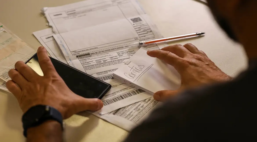 Imagem: salario Salário mínimo de R$ 1.621 começa a ser pago nesta segunda