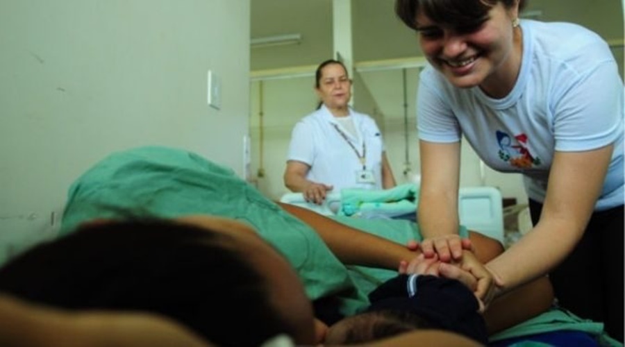 Imagem: 88fde88a ab9b 4406 8a7a e46aad21d55b 1 Câmara aprova regulamentação da profissão de doula e projeto segue para sanção Imagem: 88fde88a ab9b 4406 8a7a e46aad21d55b 1 Câmara aprova regulamentação da profissão de doula e projeto segue para sanção