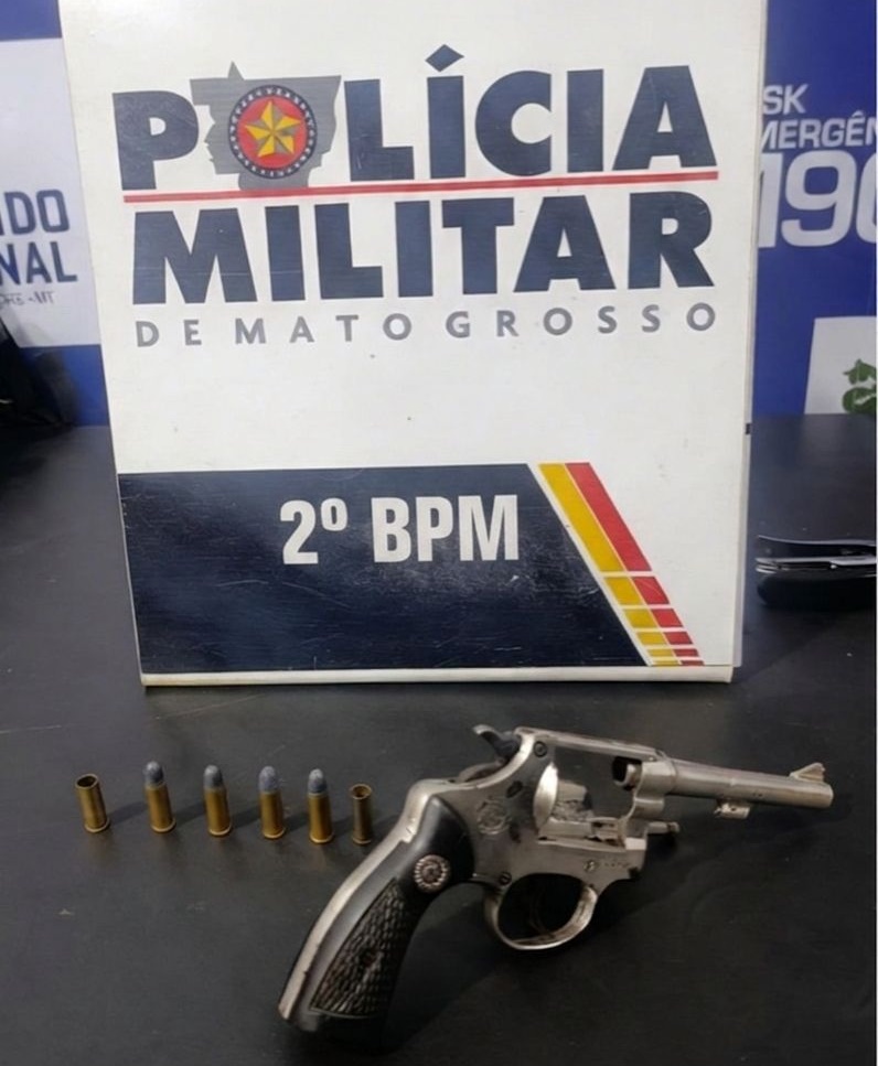 Imagem: Arma apreendida 01 Polícia Militar detém dois suspeitos e apreende arma de fogo com munições intactas em Barra do Garças Imagem: Arma apreendida 01 Polícia Militar detém dois suspeitos e apreende arma de fogo com munições intactas em Barra do Garças