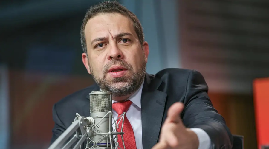 Imagem: BOULOS “Negociamos com os caminhoneiros”, diz Boulos sobre greve da categoria Imagem: BOULOS “Negociamos com os caminhoneiros”, diz Boulos sobre greve da categoria