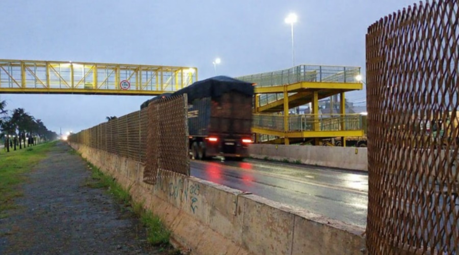 Imagem: BR 163 Vandalismo destrói barreiras sob passarelas e volta a expor pedestres ao risco na BR-163 e 364 em Rondonópolis