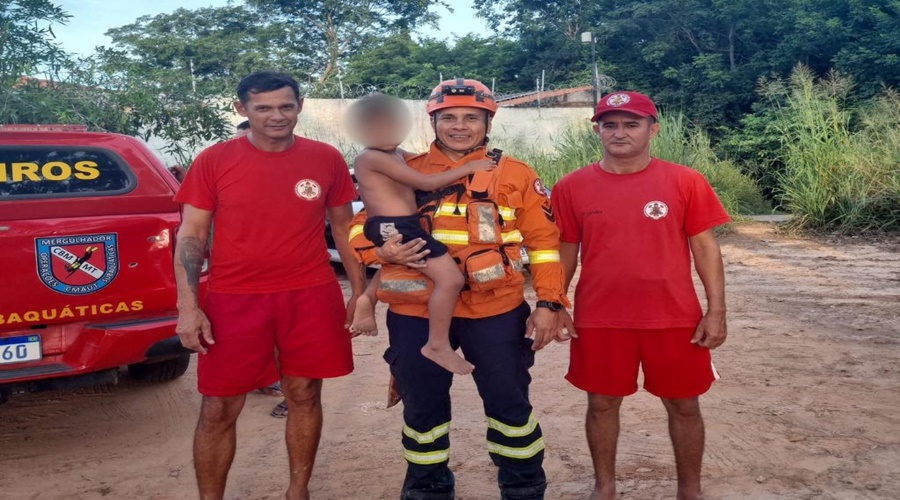 Imagem: Bombeiros crianca Corpo de Bombeiros localiza criança desaparecida em área de mata no bairro Jardim Imperial em Cuiabá