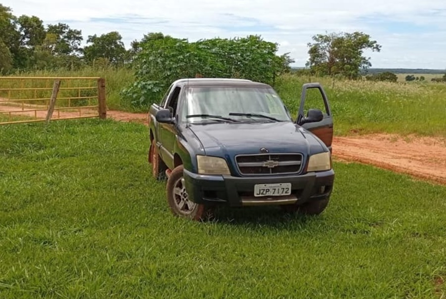 Imagem: Caminhonete furtada 01 Condutor de caminhonete tem veículo furtado na Avenida Lions em frente ao Shopping de Rondonópolis Imagem: Caminhonete furtada 01 Condutor de caminhonete tem veículo furtado na Avenida Lions em frente ao Shopping de Rondonópolis