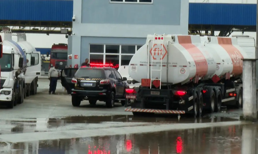 Imagem: Fis calizacao em postos de combustiveis Governo Federal fiscalizou mais de mil postos de combustíveis para evitar preços abusivos Imagem: Fis calizacao em postos de combustiveis Governo Federal fiscalizou mais de mil postos de combustíveis para evitar preços abusivos