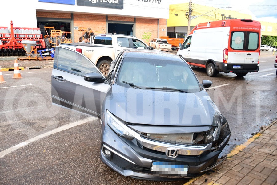 Imagem: O acidente aconteceu no bairro Vila Marinopolis Colisão de alto impacto entre dois veículos deixa idoso ferido em cruzamento de Rondonópolis
