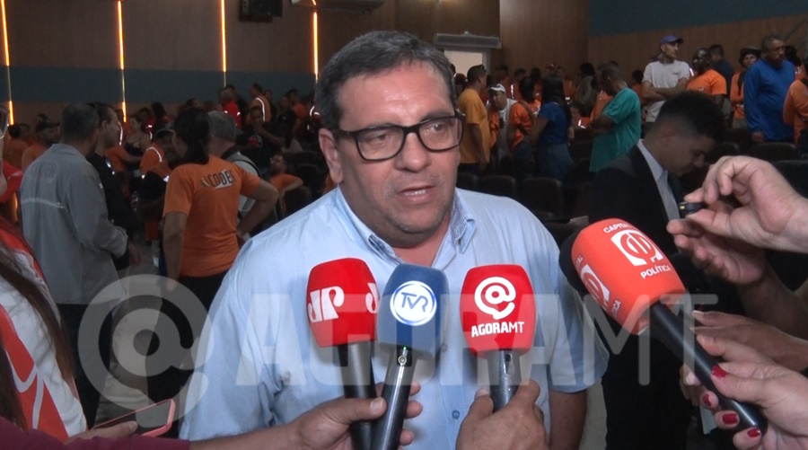 Imagem: Reuber Teles Medeiro presidente do Sispmur Sessão da Câmara de Rondonópolis é suspensa após protesto de funcionários da CODER