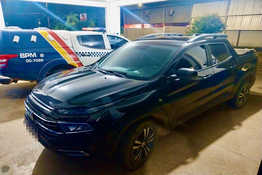 Imagem: Veiculo apreendido PM de Guiratinga prende suspeito com entorpecentes durante patrulhamento nas MT-110 e MT-270