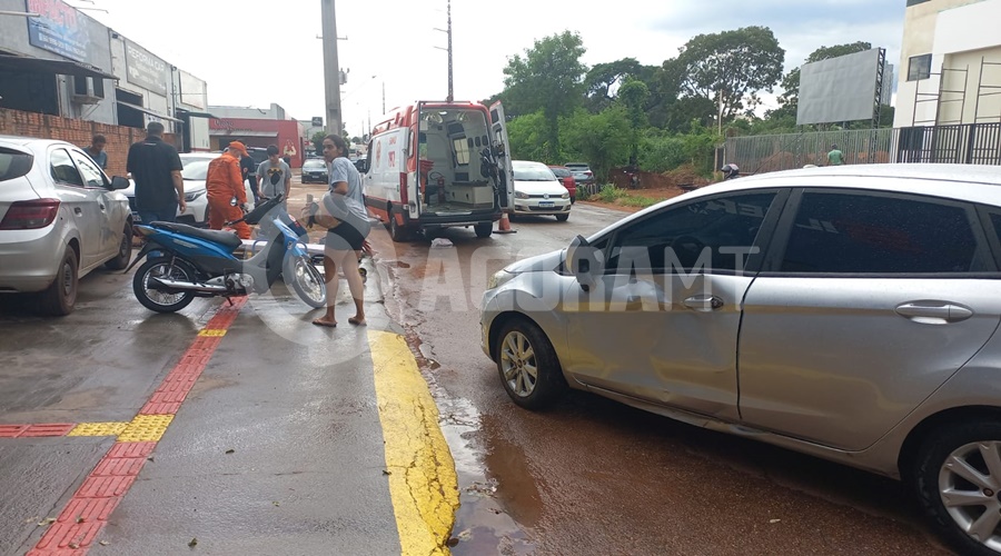 Imagem: WhatsApp Image 2026 03 06 at 15.37.34 Motociclista fica ferido após colisão com carro ao tentar ultrapassagem na Avenida Goiânia nesta sexta-feira