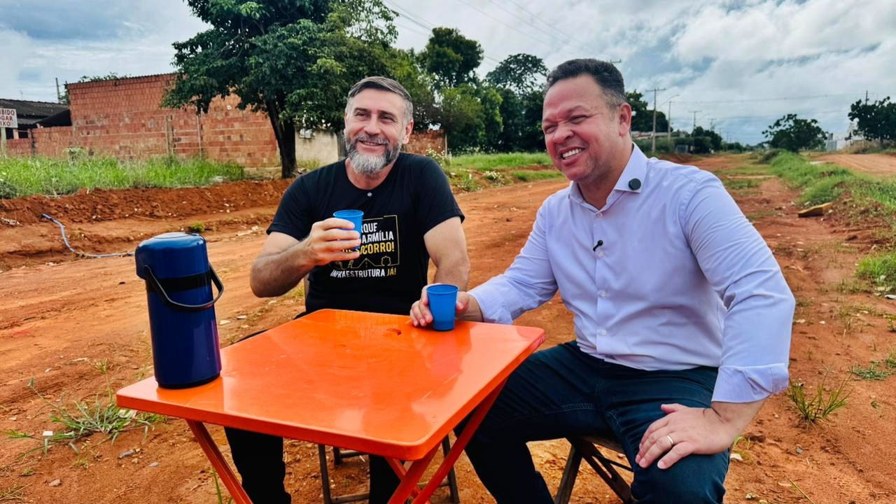 Imagem: WhatsApp Image 2026 03 20 at 13.15.25 Paulo Schuh e prefeito Cláudio Ferreira anunciam 100% de asfalto para o bairro Sagrada Família