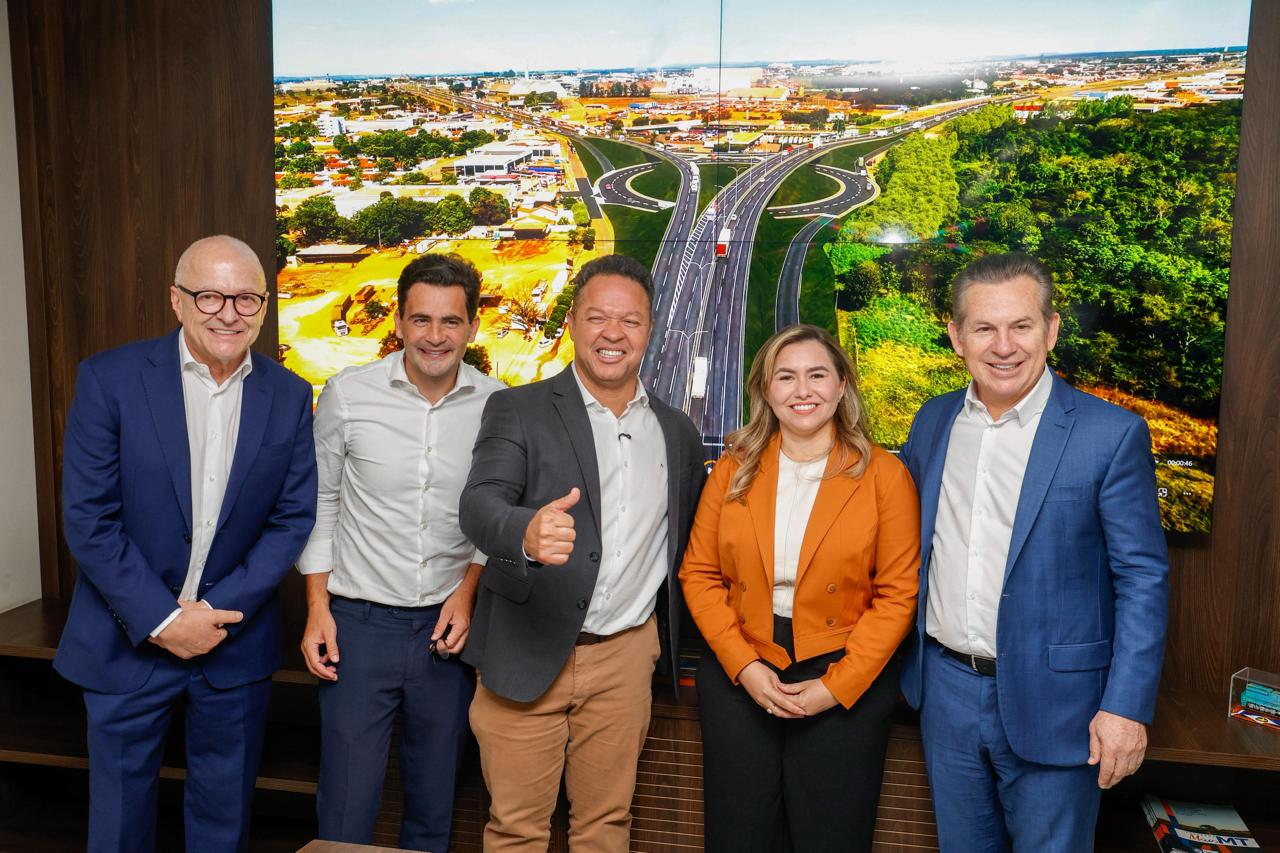Imagem: WhatsApp Image 2026 03 26 at 07.24.32 Cláudio Ferreira e Mauro Mendes assinam ordem de serviço do viaduto do Trevão neste sábado (28)