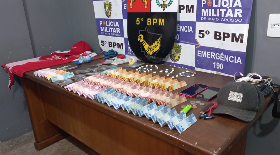 Imagem: WhatsApp Image 2026 03 31 at 14.21.43 Suspeitos de comercializar drogas na Vila Canaã são presos pela PM durante operação Imagem: WhatsApp Image 2026 03 31 at 14.21.43 Suspeitos de comercializar drogas na Vila Canaã são presos pela PM durante operação