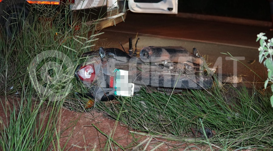 Imagem: abafb Motociclista morre após perder controle da moto e bater em guarda-corpo na Avenida das Torres Imagem: abafb Motociclista morre após perder controle da moto e bater em guarda-corpo na Avenida das Torres